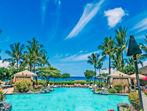Gorgeous 6-Bedroom Retreat in Maui with Amazing Views